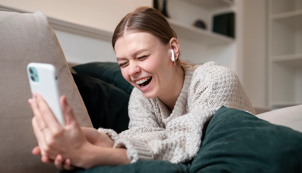 Woman is chatting on BestDates.com